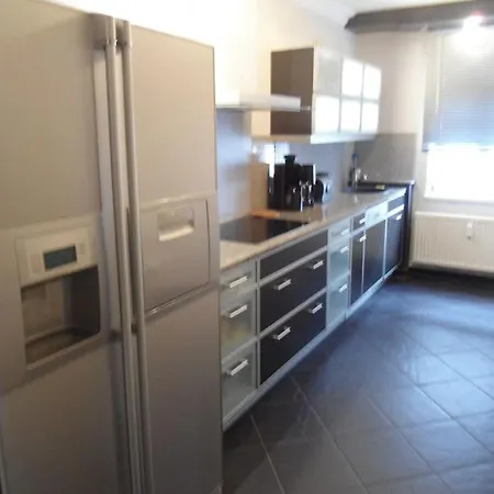 Erdgeschoss Bis 10 Personen Zentrum 아파트