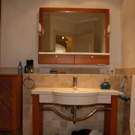 Erdgeschoss Bis 10 Personen Zentrum Lägenhet *