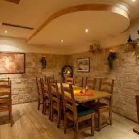 Erdgeschoss Bis 10 Personen Zentrum *