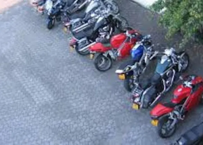 Erdgeschoss Bis 10 Personen Zentrum アパート *